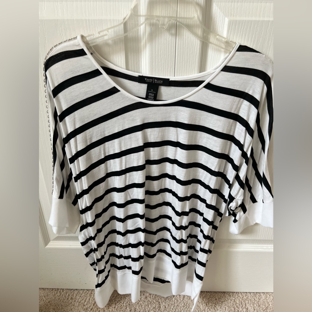 White House Black Market top - Size Small